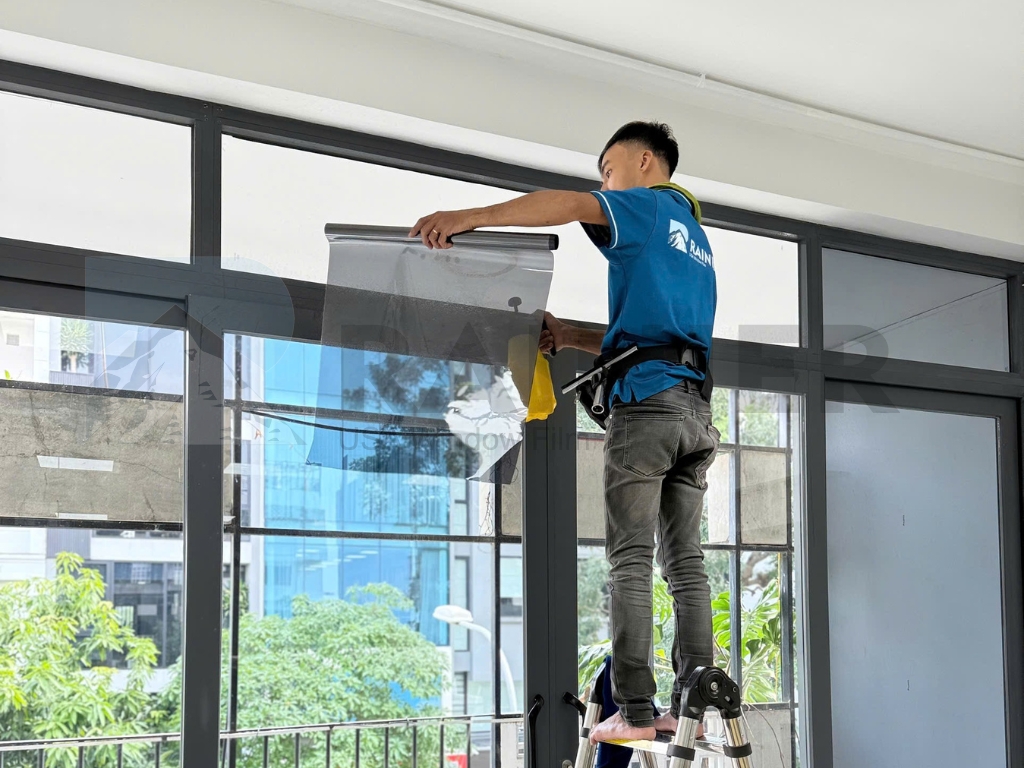 Thi công phim cách nhiệt nhà kính Rainier tại Nghệ An