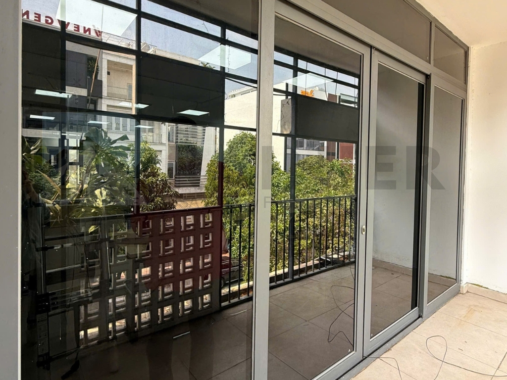 Vì sao công trình kính tại Quảng Bình nóng và tốn nhiều tiền điện? Vì sao công trình kính tại Quảng Bình nóng và tốn nhiều tiền điện?